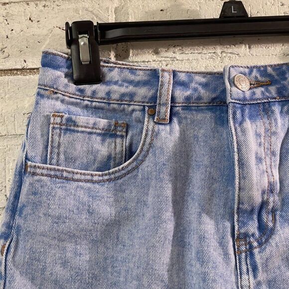 Pacsun Mom Jean Short Light Wash 27 - Picture 5 of 13